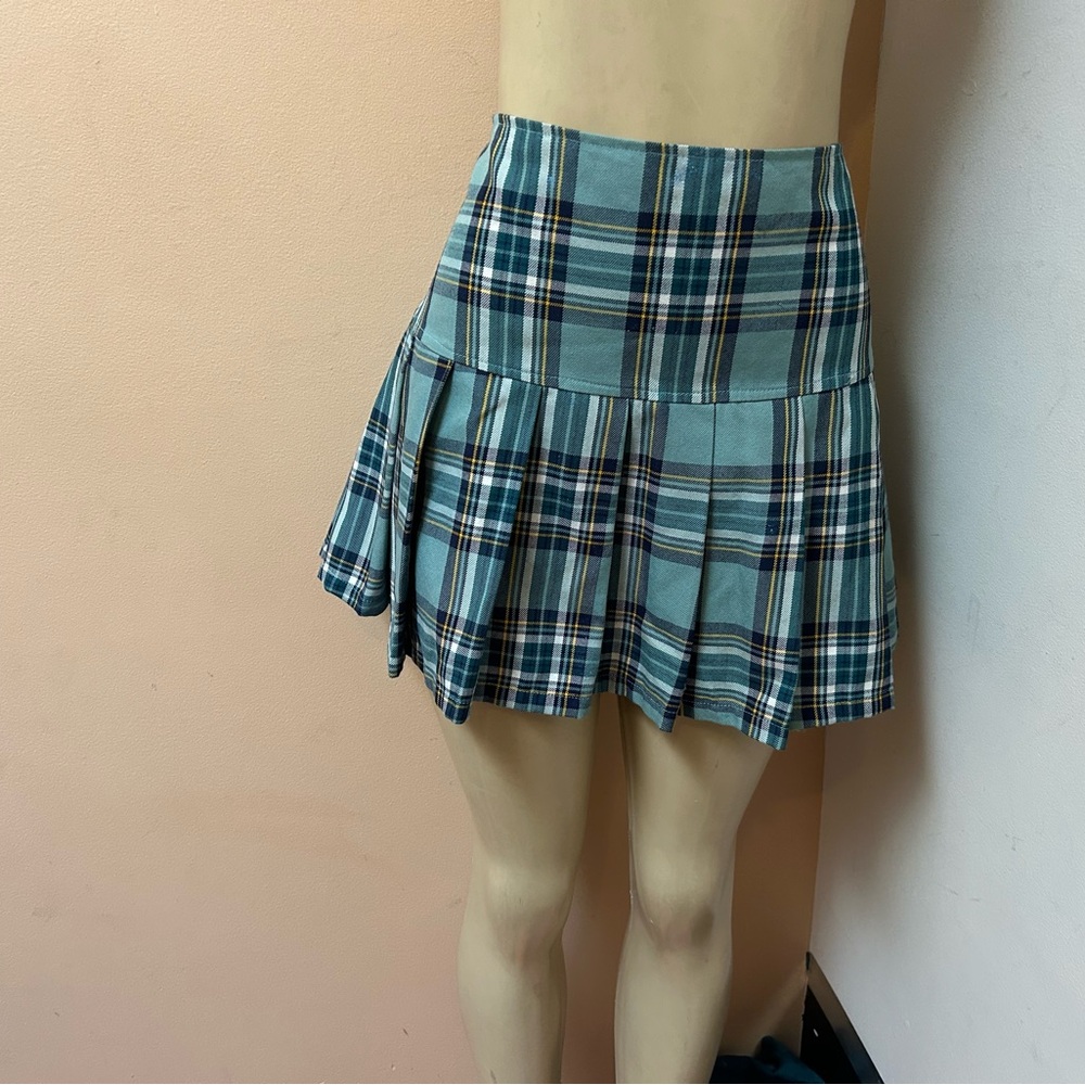 Pleated mini skirt
